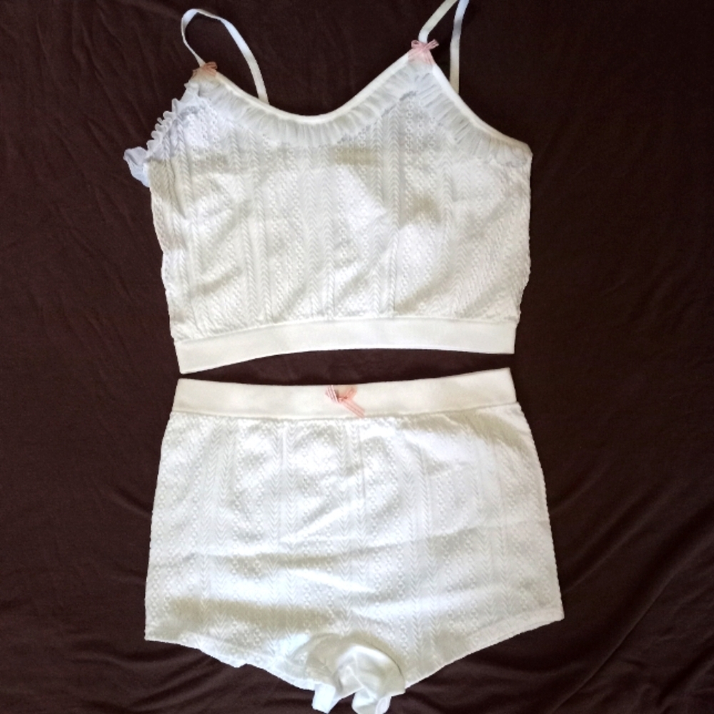 NWT 2 PIECE SHORT LOUNGEWEAR